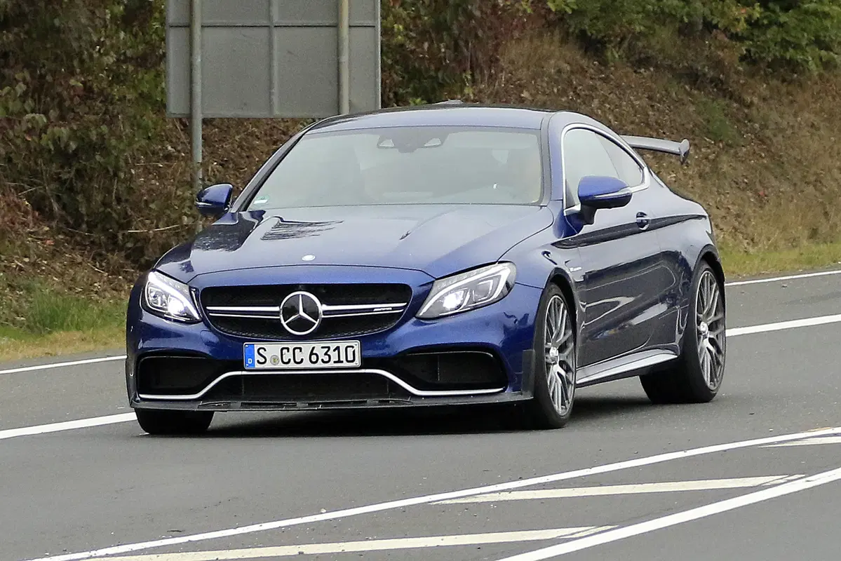 Mercedes C63 AMG: allo studio una versione "R"? (5)