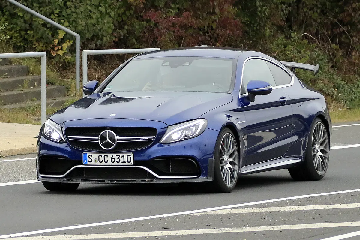 Mercedes C63 AMG: allo studio una versione "R"? (7)