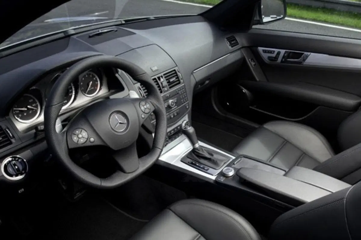 Mercedes C63 AMG (3)
