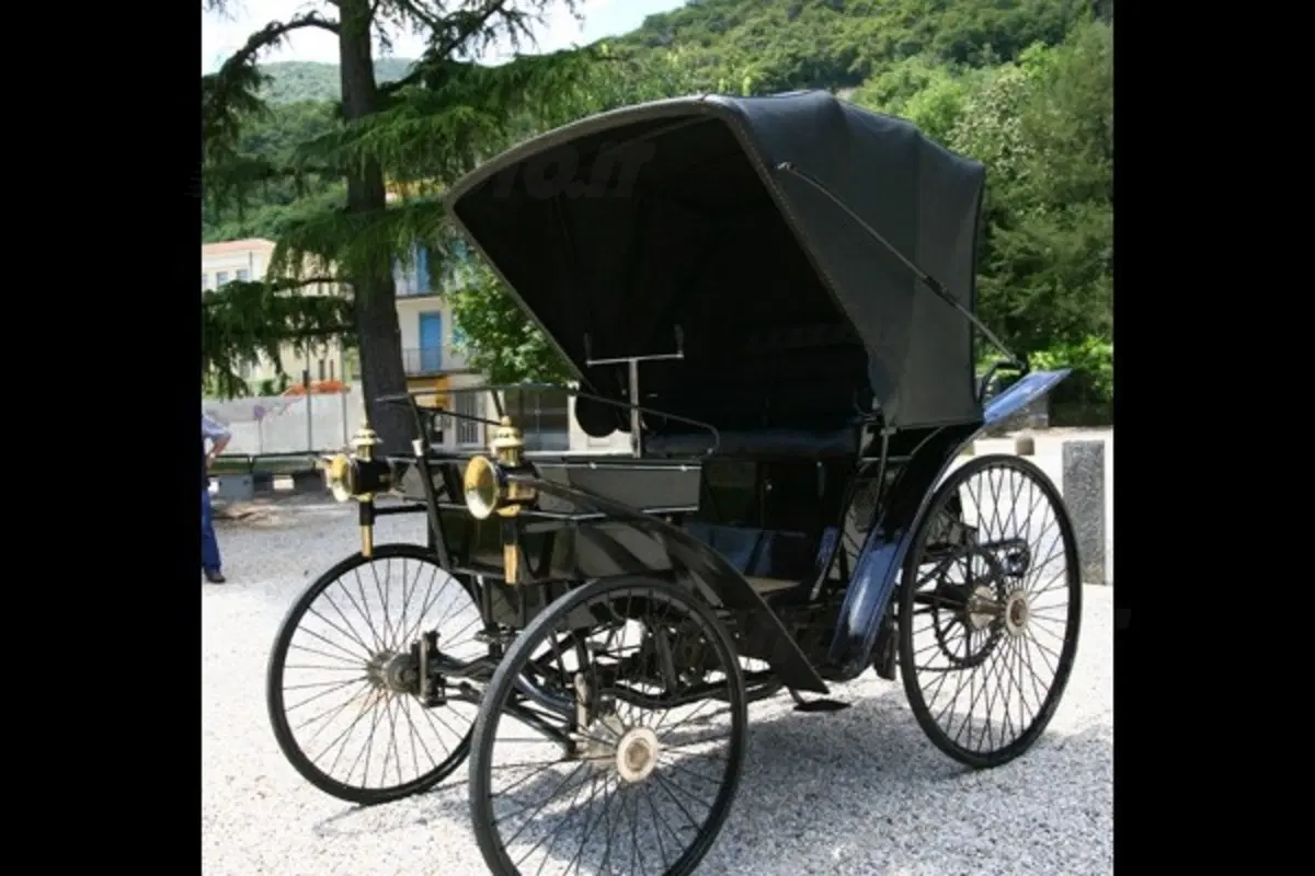 Largo Armand Peugeot (4)