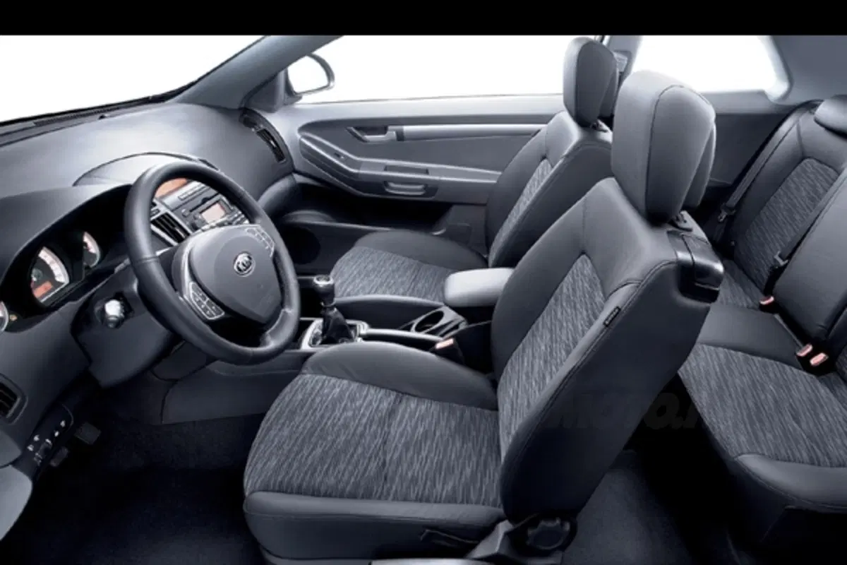 Kia Cee'd 3 porte (9)