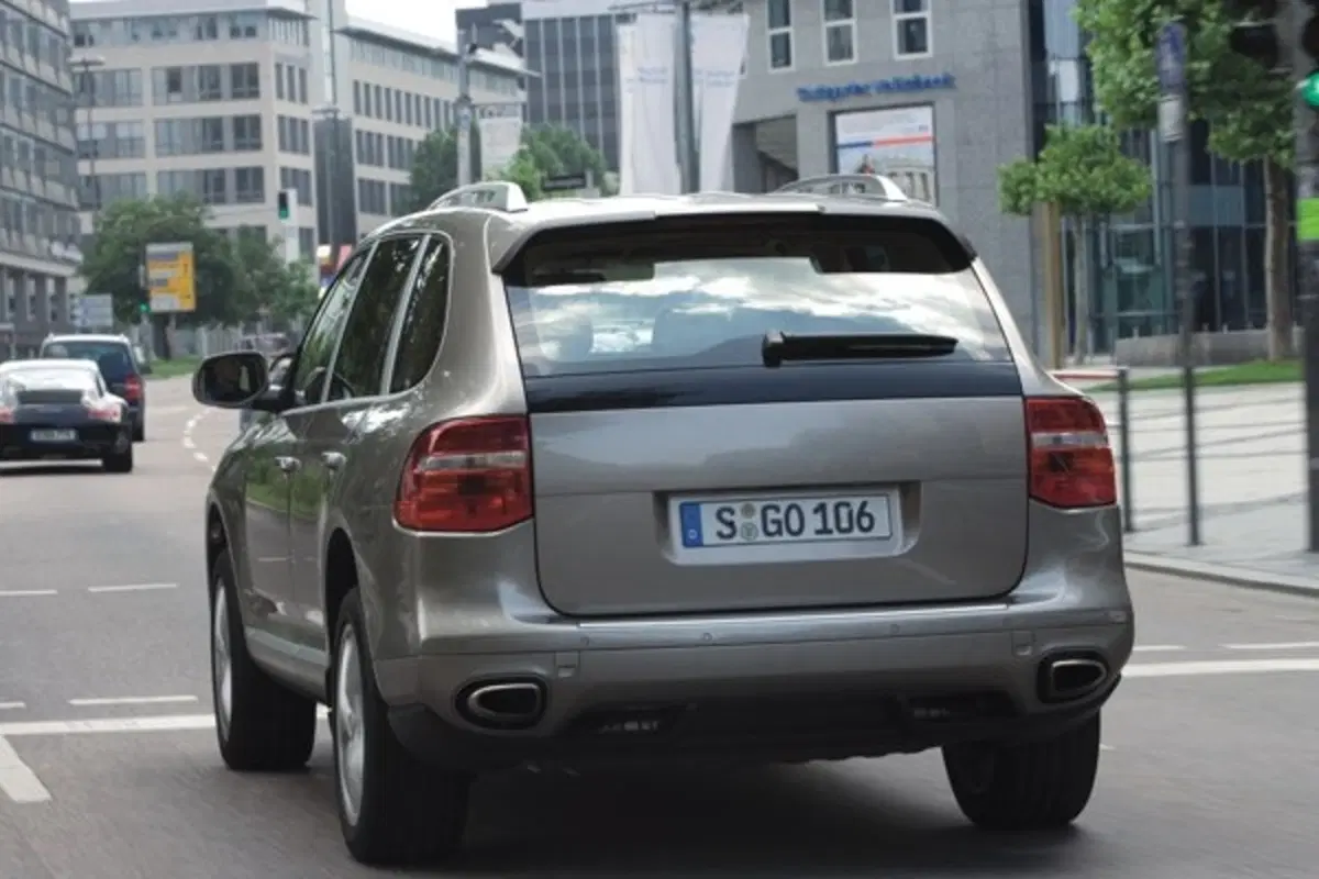 Porsche Cayenne Hybrid (3)