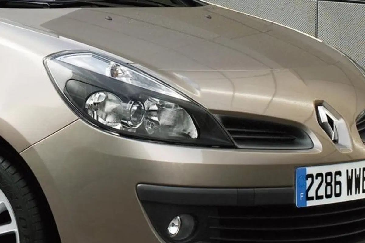 Renault Clio SW (6)