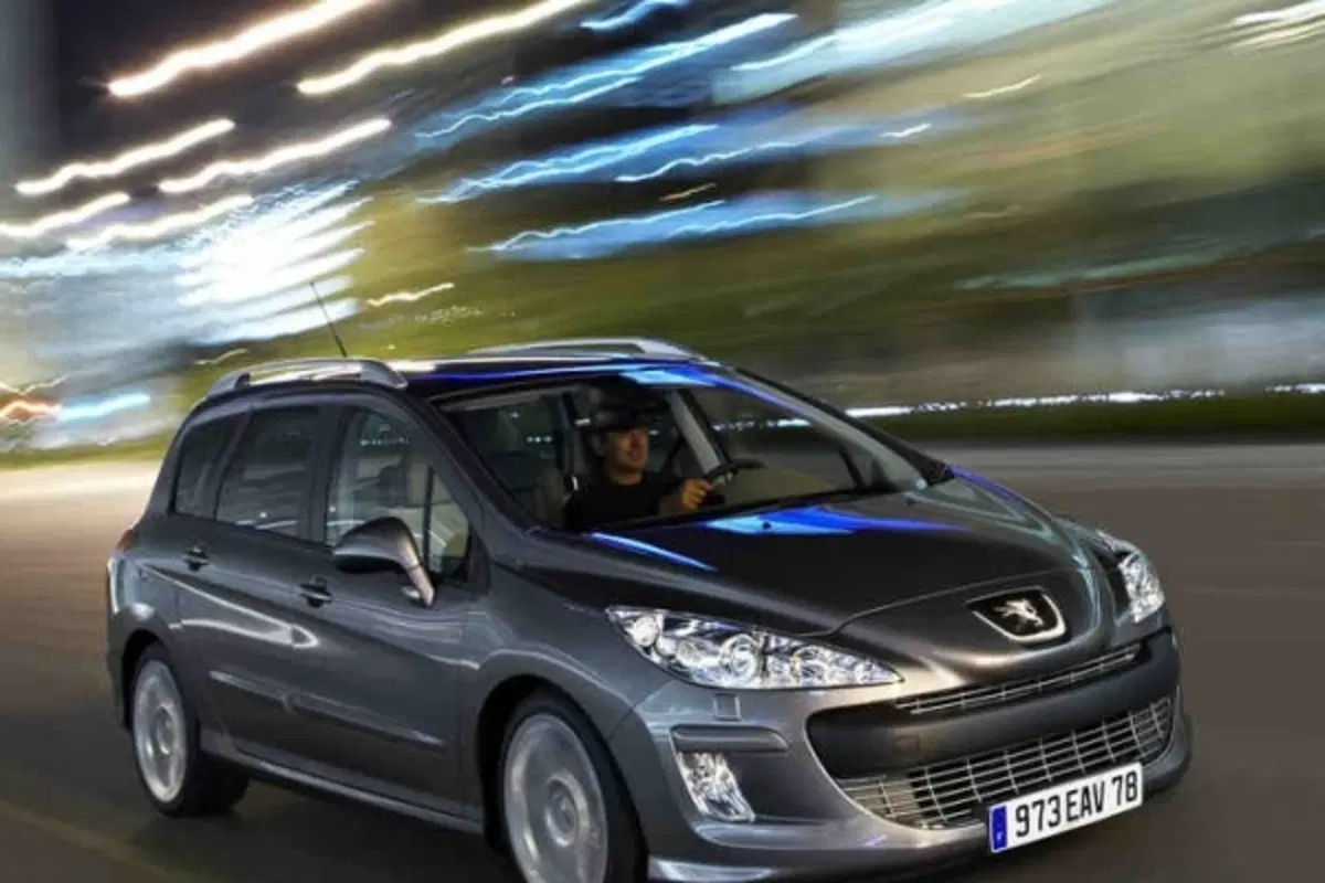 Peugeot 308 SW (6)