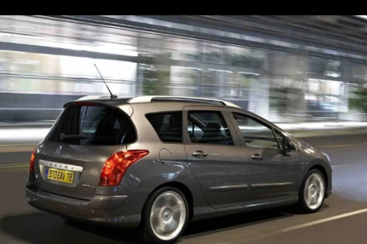 Peugeot 308 SW (7)