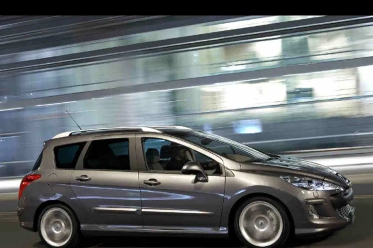 Peugeot 308 SW (8)