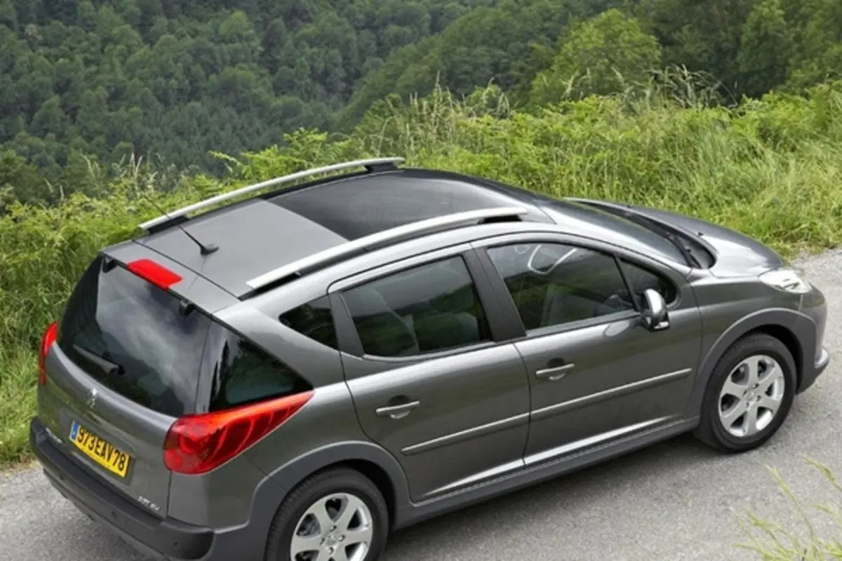 Peugeot 207 SW Outdoor (3)