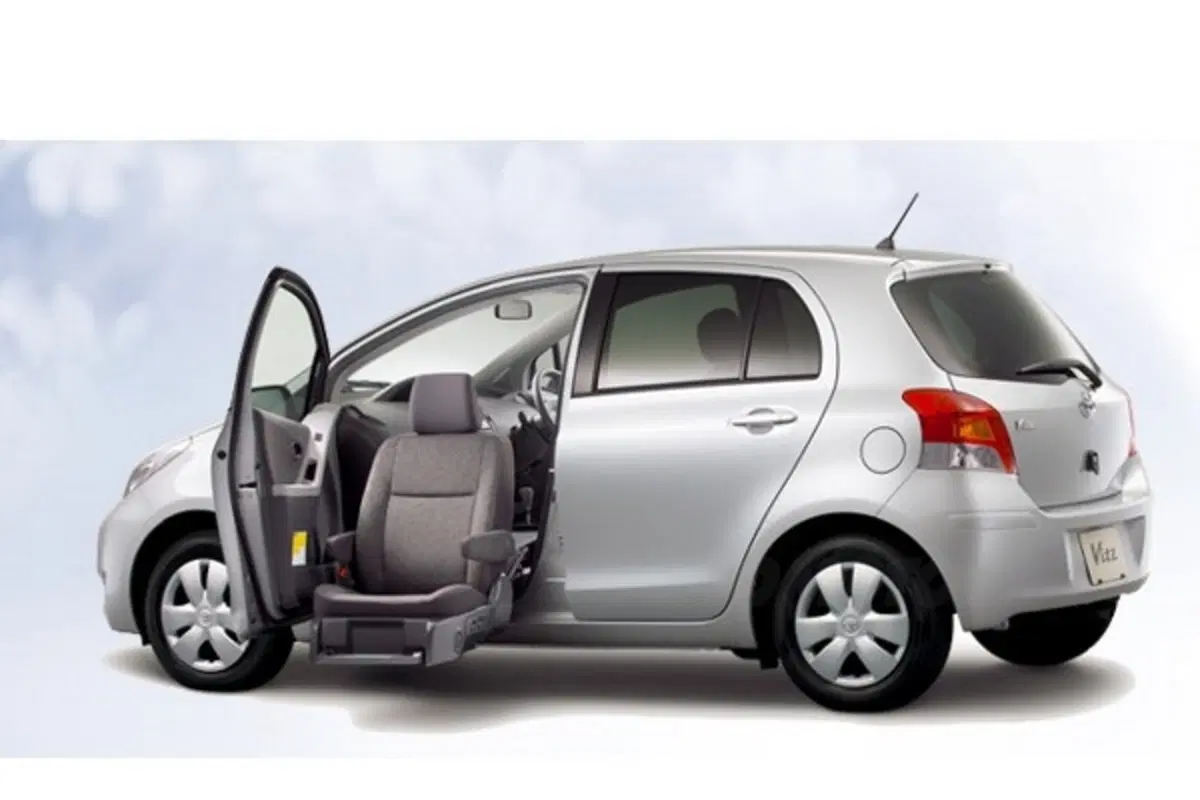 Toyota Yaris restyling (8)