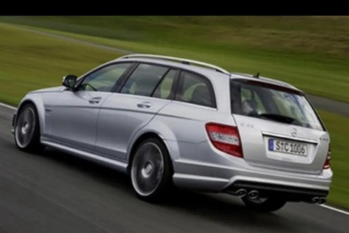Mercedes C63 AMG Station Wagon (2)