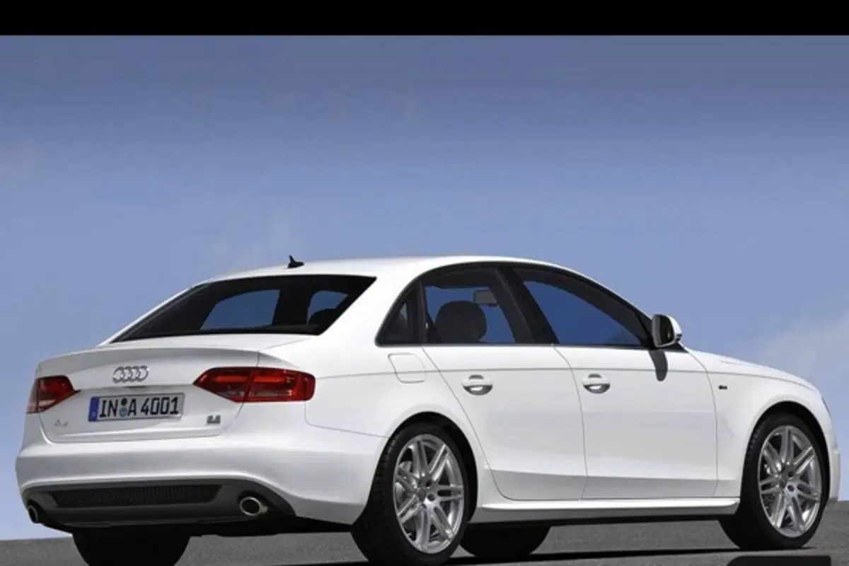 Nuova Audi A4 S-line (3)
