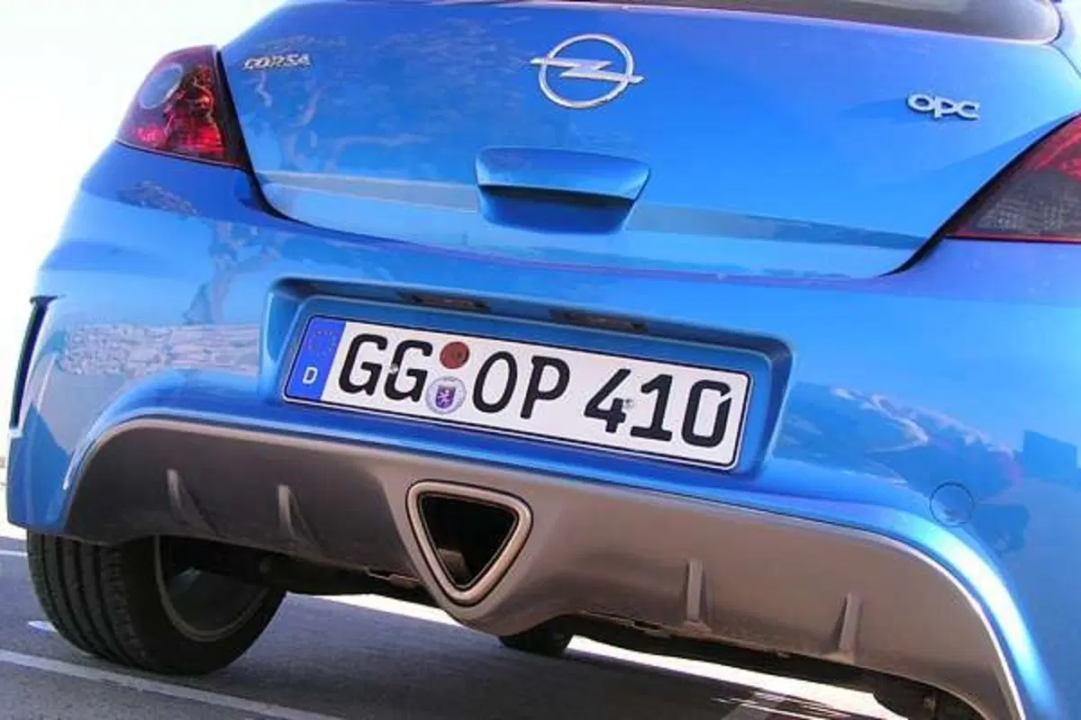 Corsa Opel Performance Center: nuovo record al Ring (5)