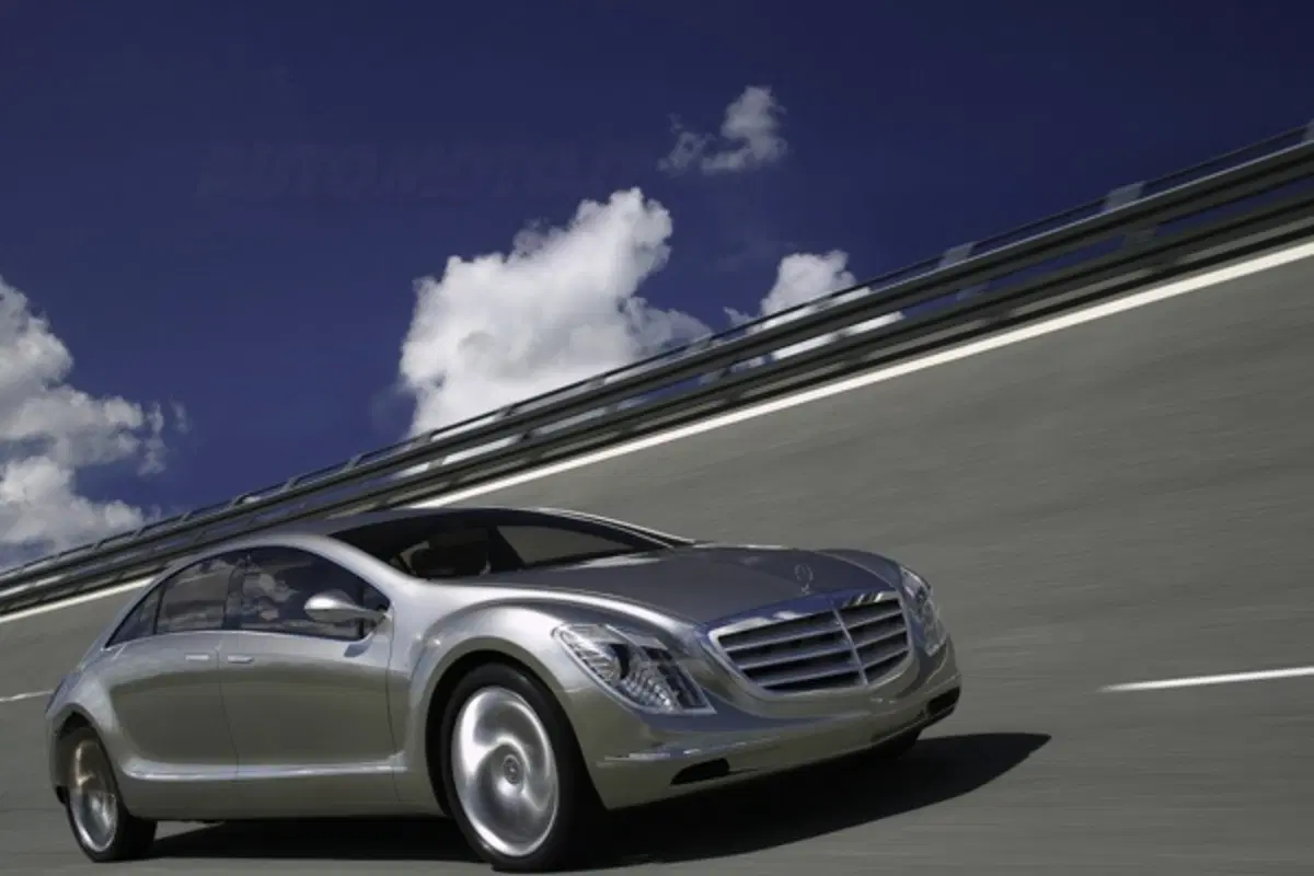 Mercedes F700