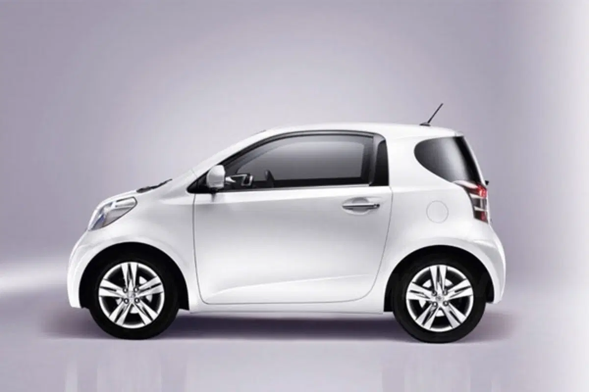 Toyota iQ (10)