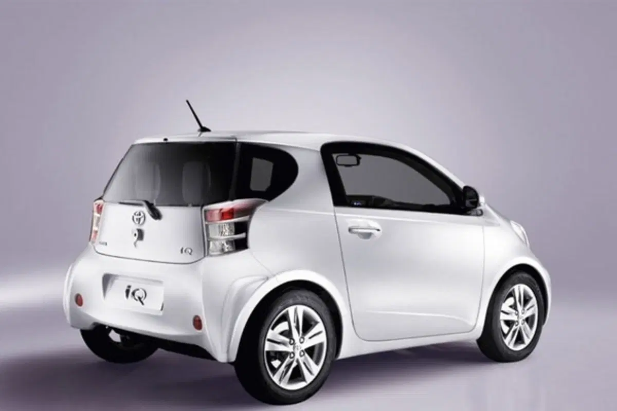 Toyota iQ (11)