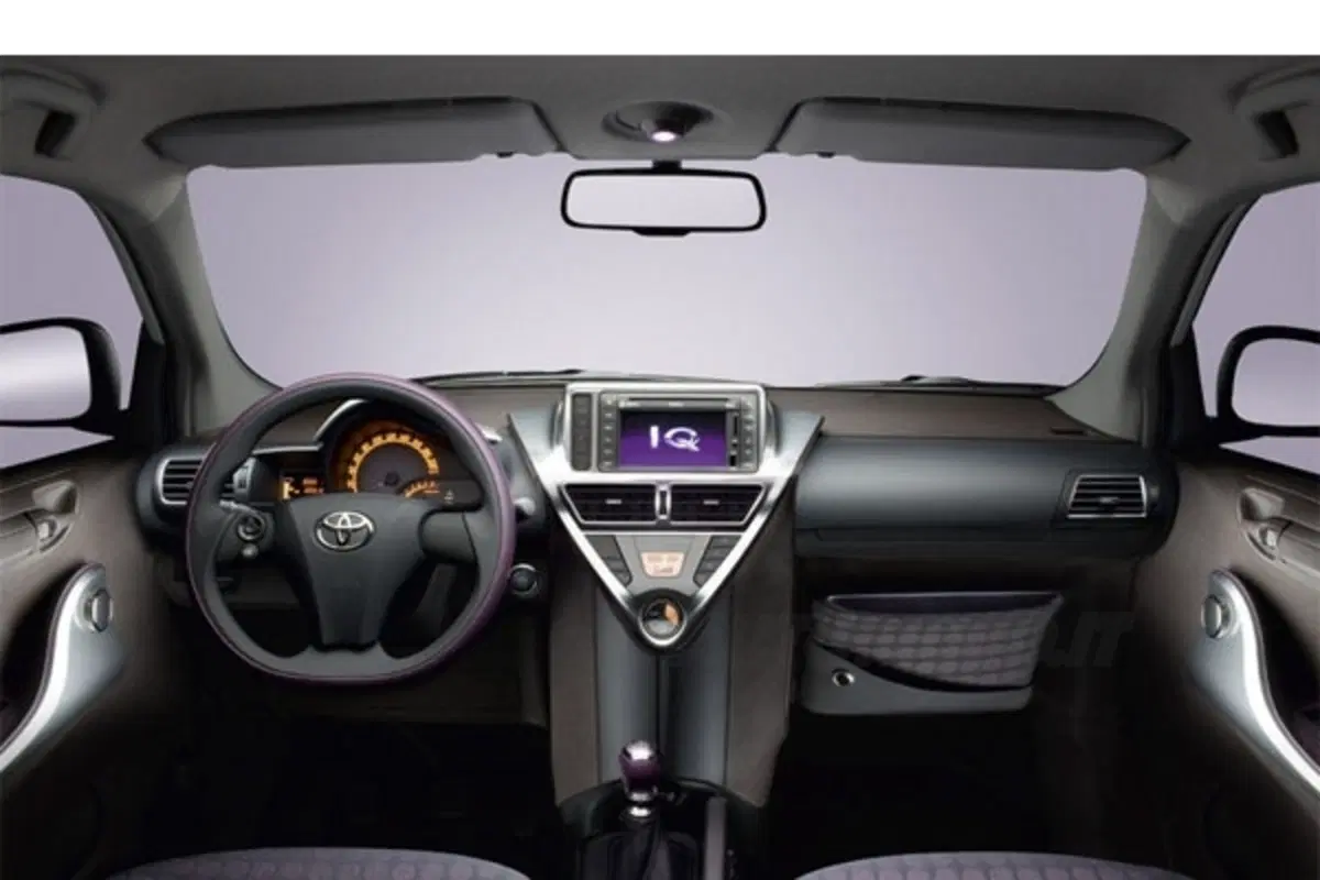 Toyota iQ (15)