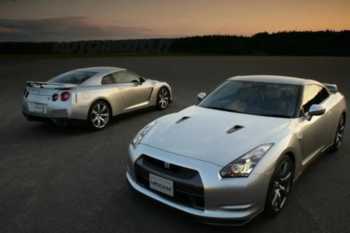 Nissan GT-R (3)