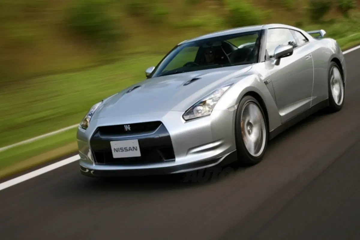 Nissan GT-R (11)