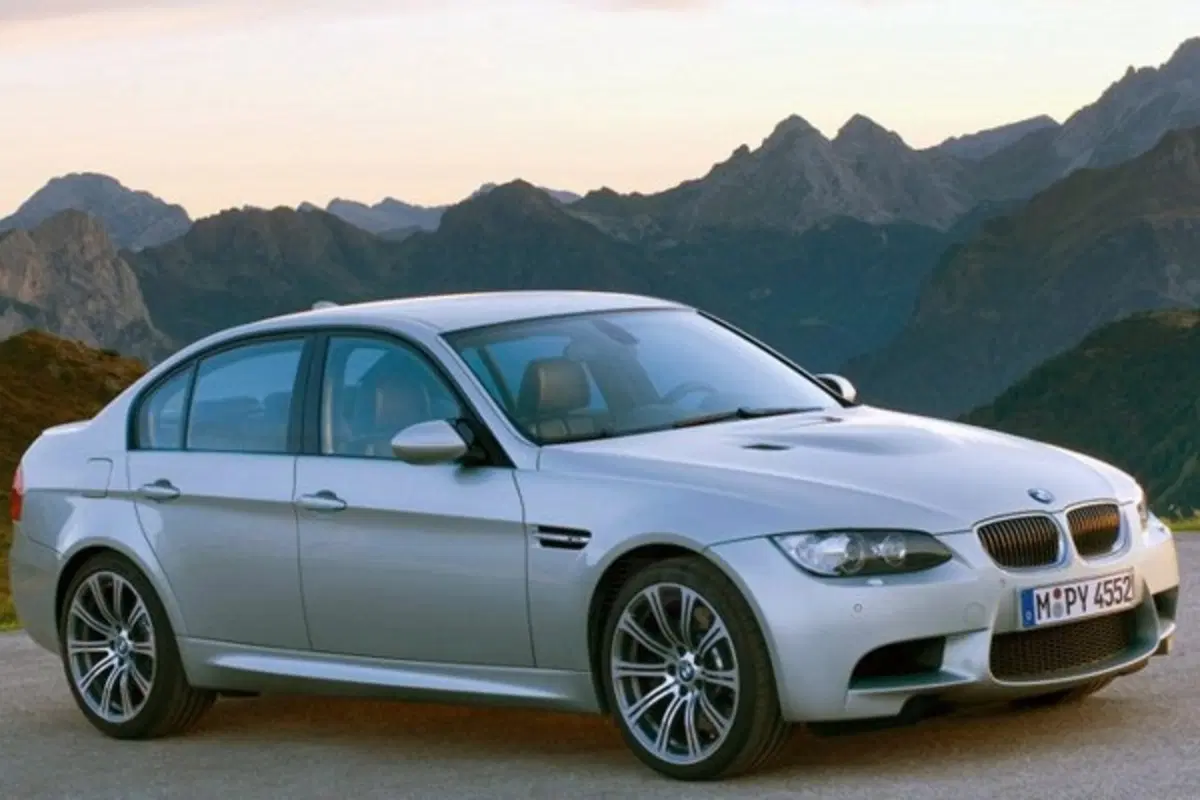 BMW M3 berlina (5)