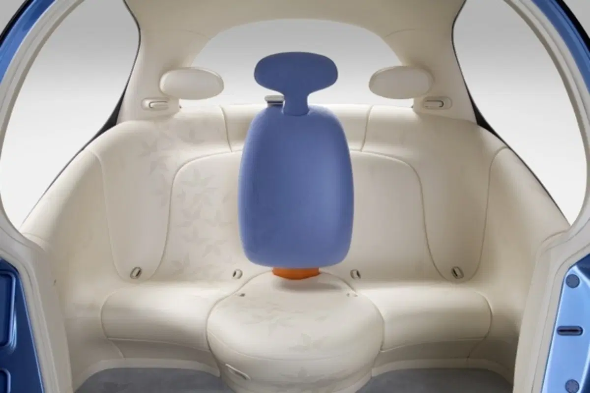 Nissan Pivo 2 (9)
