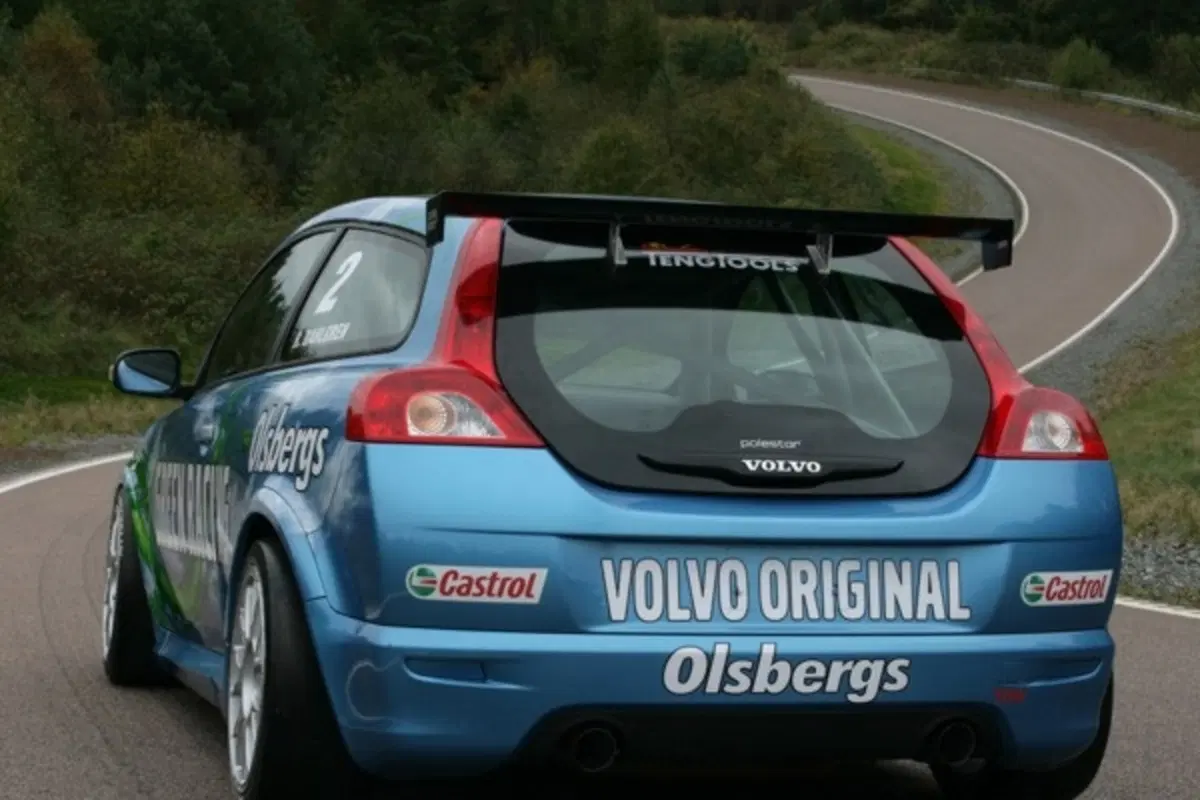 Volvo C30 Verde Corsa (2)