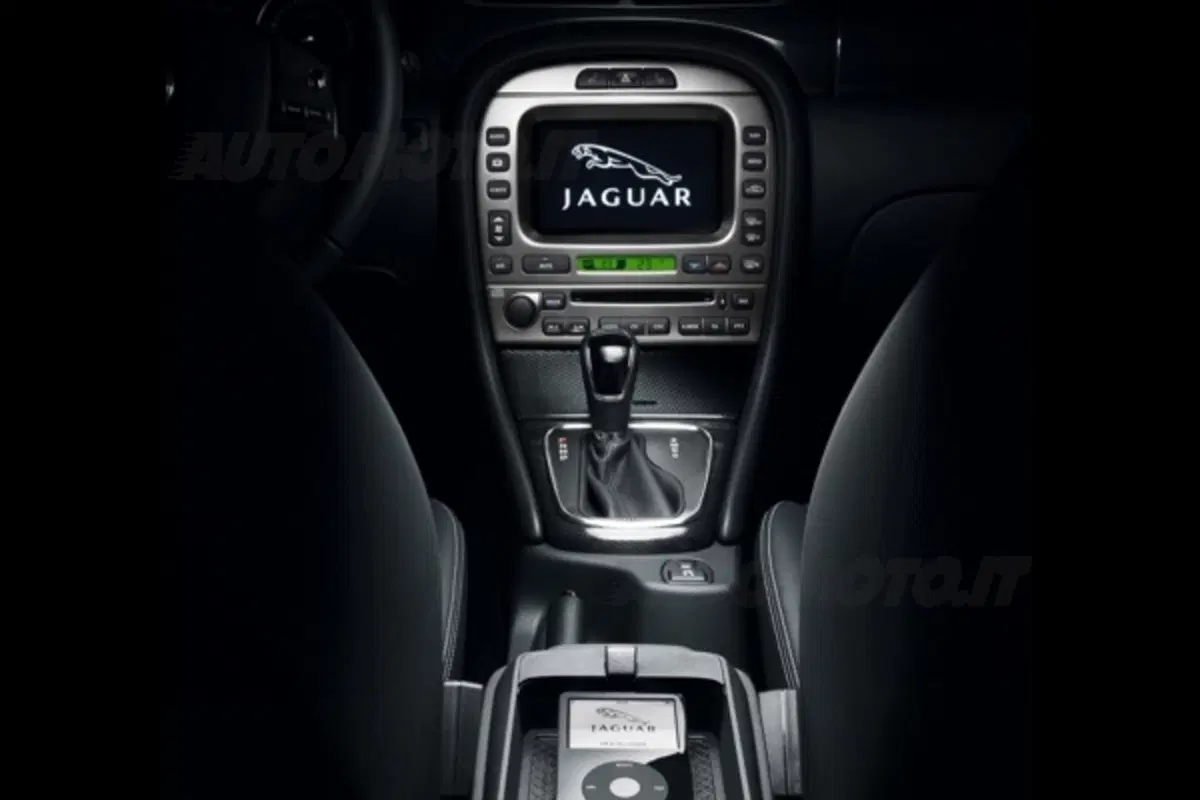 Jaguar X-Type restyling (6)