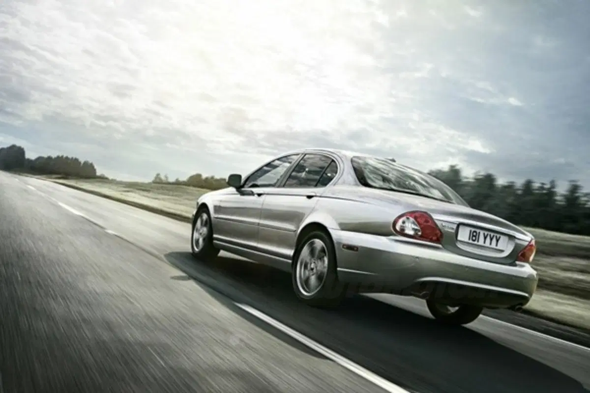 Jaguar X-Type restyling (9)