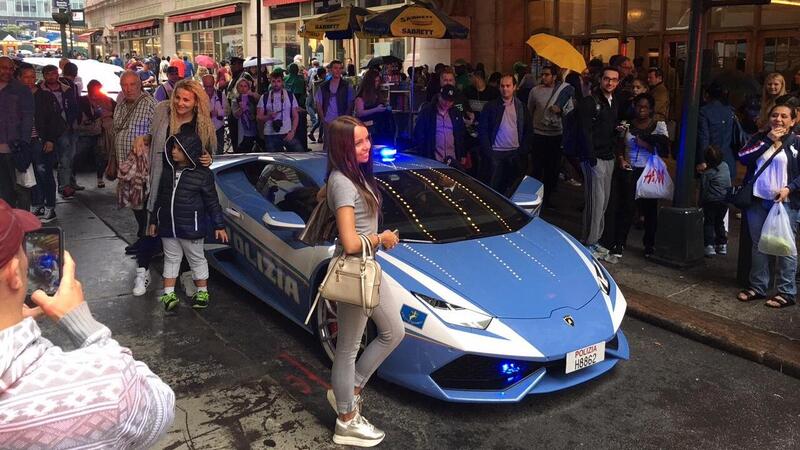 Lamborghini Huracan della Polizia stupisce a New York