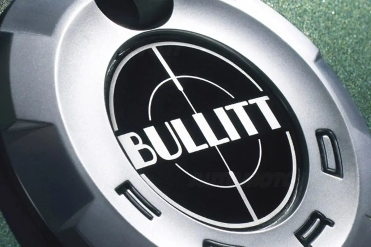 Ford Mustang Bullit (2)