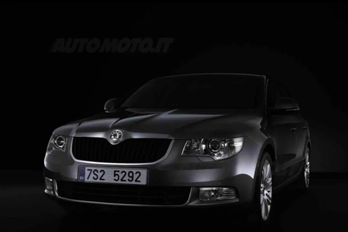 Nuova Skoda Superb (4)