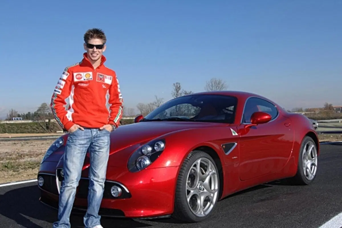 Stoner prova la Alfa Romeo 8c