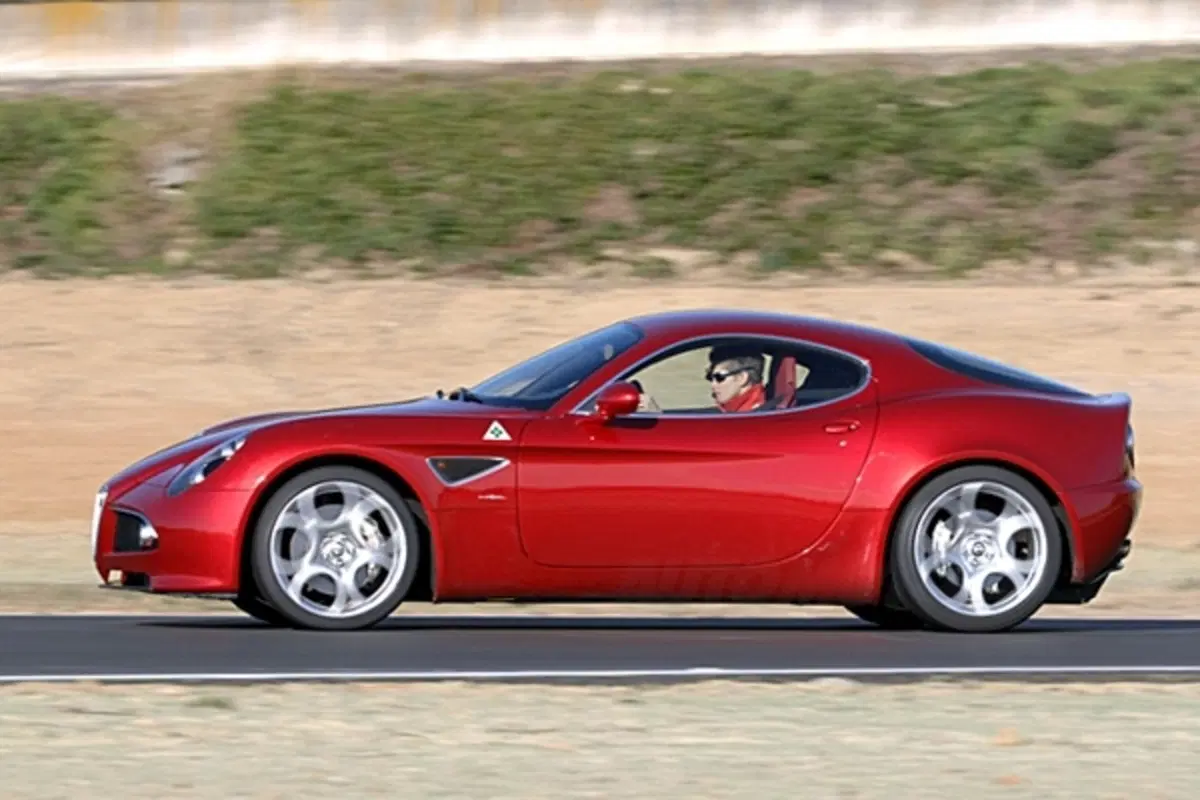 Stoner prova la Alfa Romeo 8c (3)