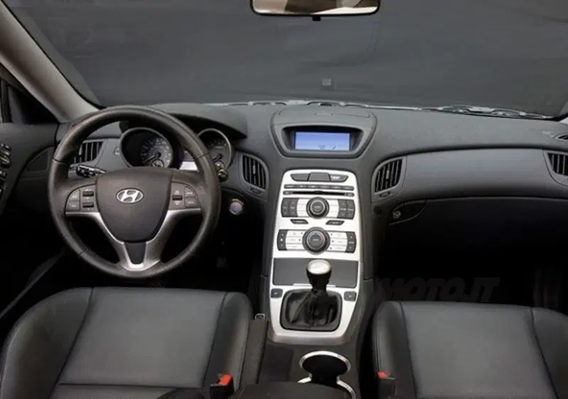 Hyundai Genesis Coup&eacute;