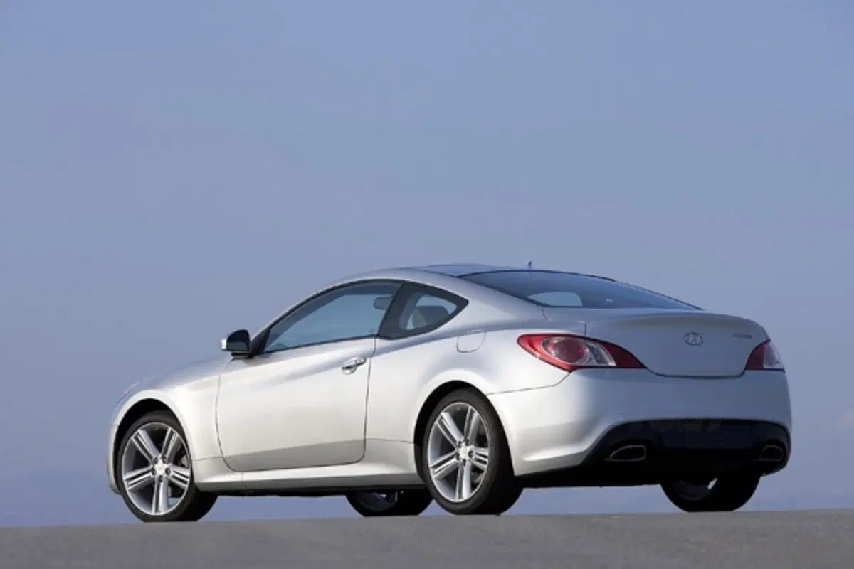 Hyundai Genesis Coupé (11)