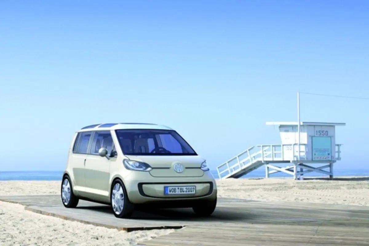 Volkswagen Space Up! Blue (21)