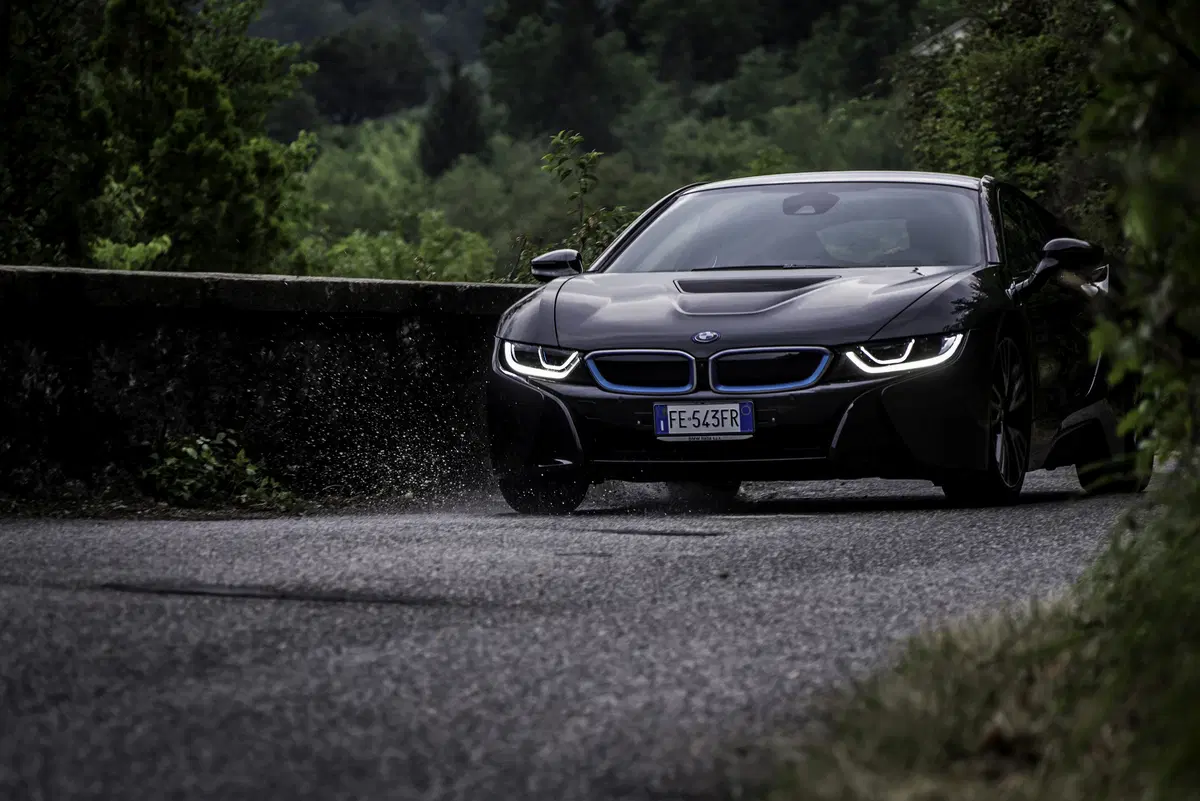 Hundred to go: arriva su Sky la serie tv marchiata BMW e Fox (11)