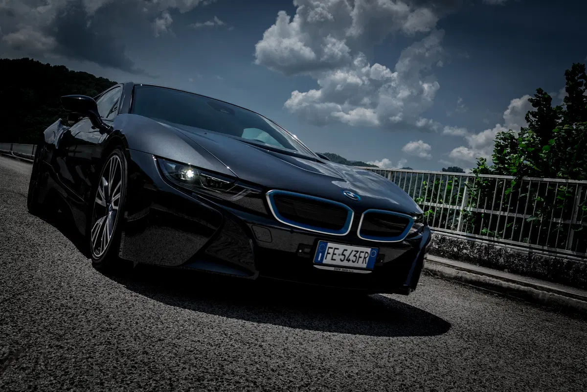 Hundred to go: arriva su Sky la serie tv marchiata BMW e Fox (12)