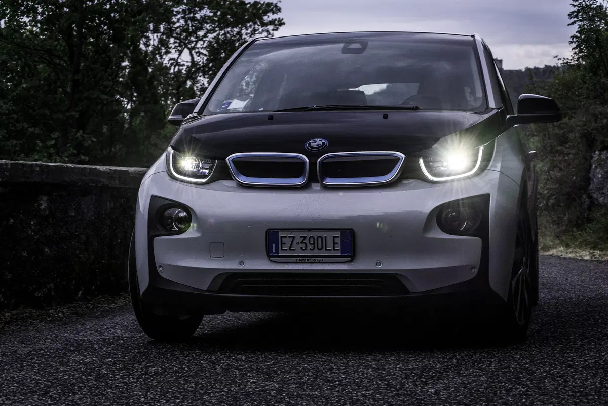 Hundred to go: arriva su Sky la serie tv marchiata BMW e Fox (13)