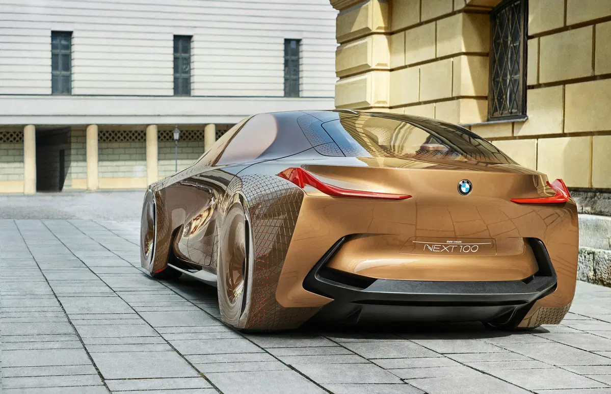 Hundred to go: arriva su Sky la serie tv marchiata BMW e Fox (4)