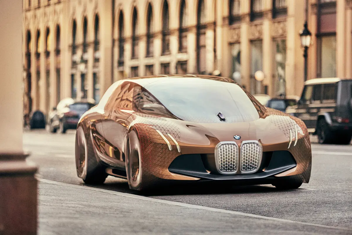 Hundred to go: arriva su Sky la serie tv marchiata BMW e Fox (2)