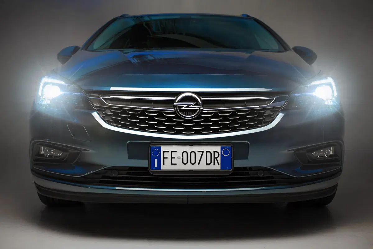 Opel Astra, ecco perché scegliere i fari full led a matrice IntelliLux [Video] (3)