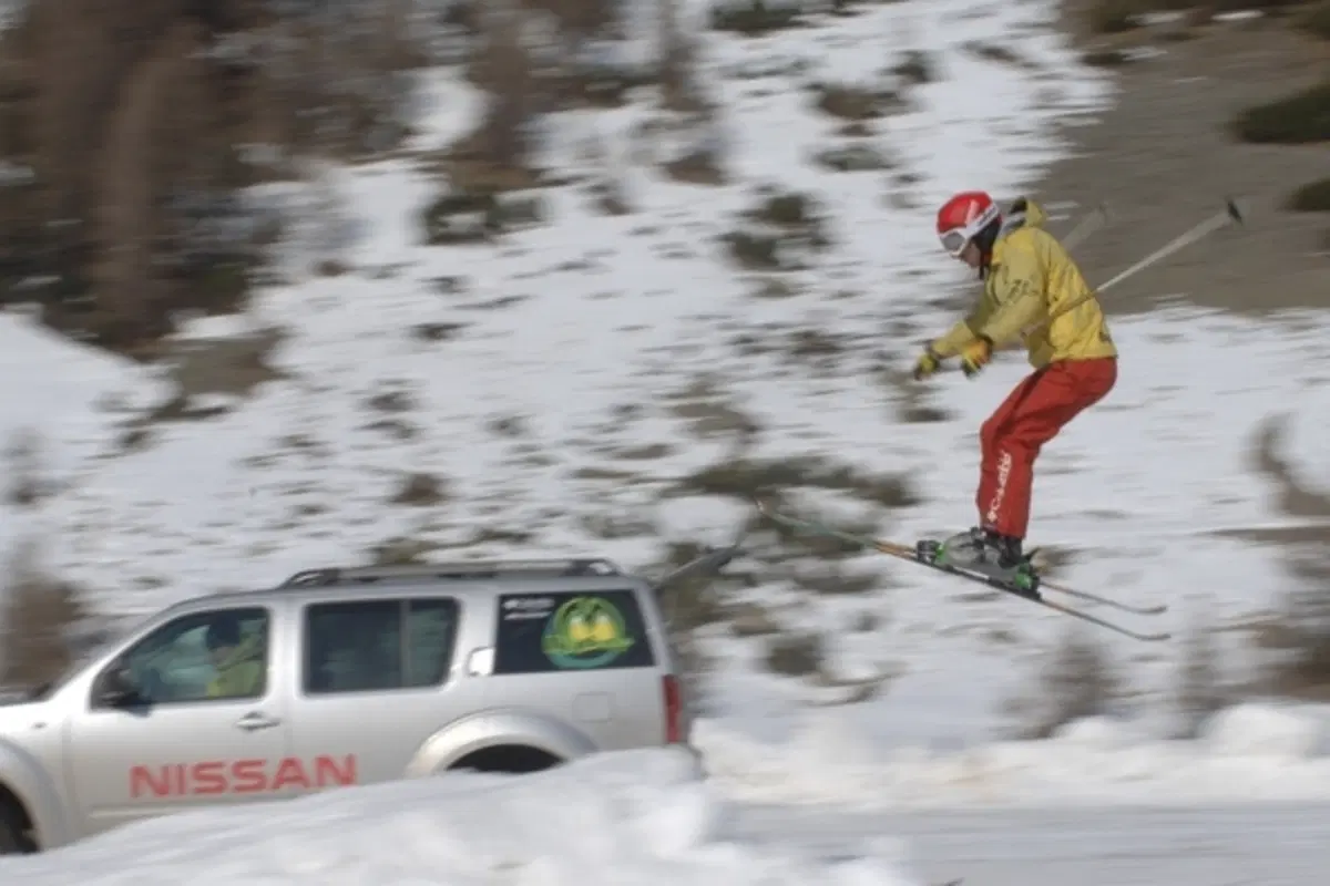 Nissan Snow Camp (9)