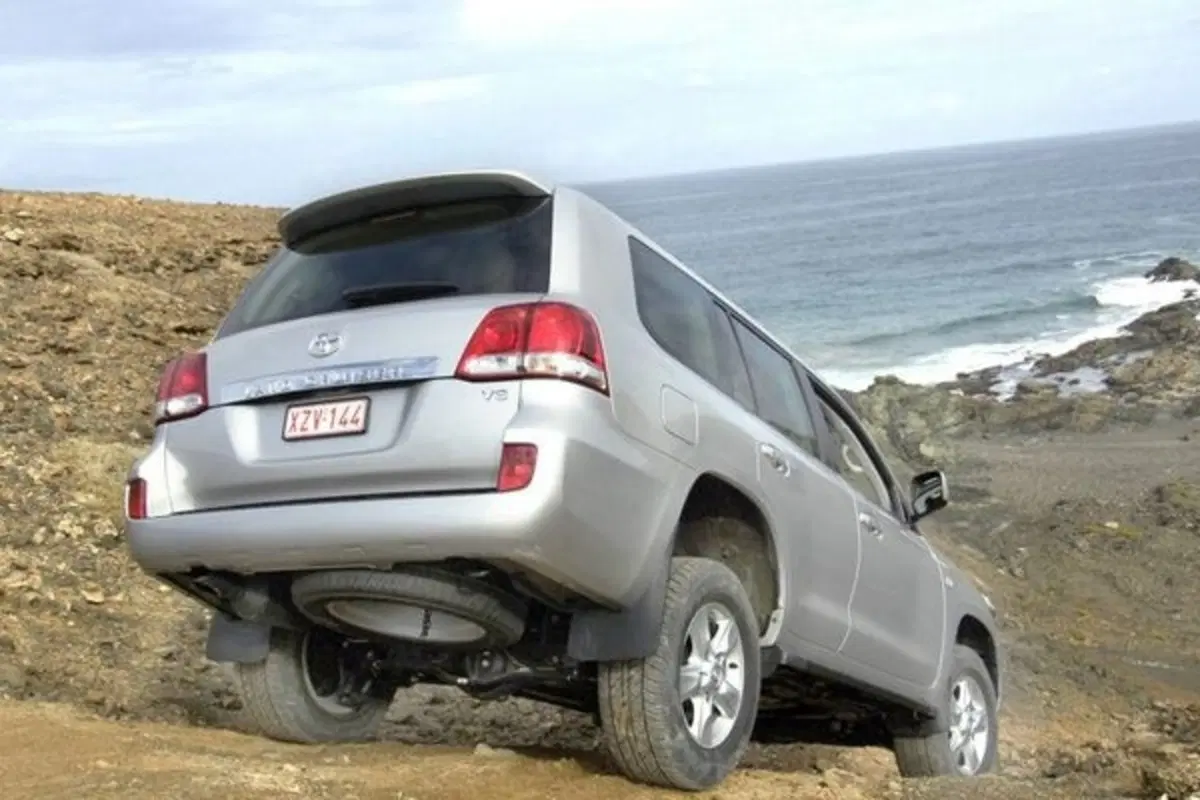 Nuova Toyota Land Cruiser (2)