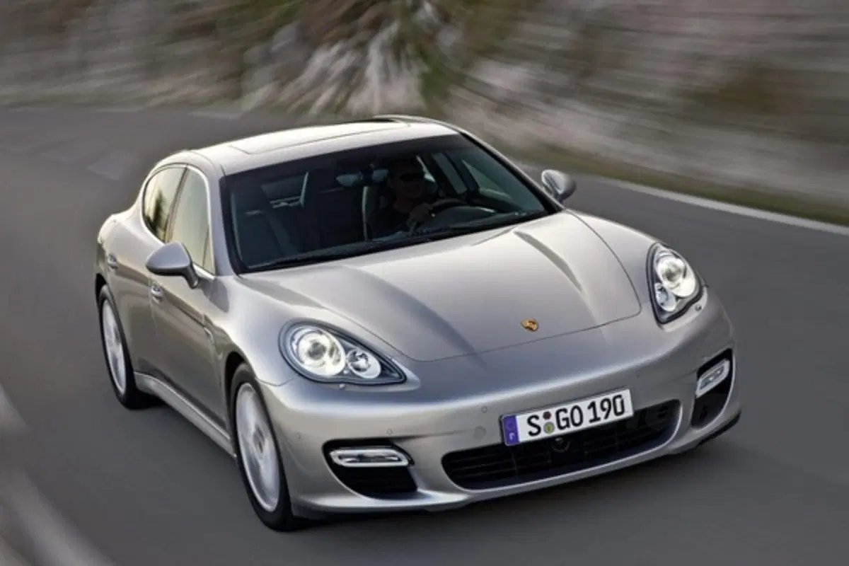 Porsche Panamera (23)