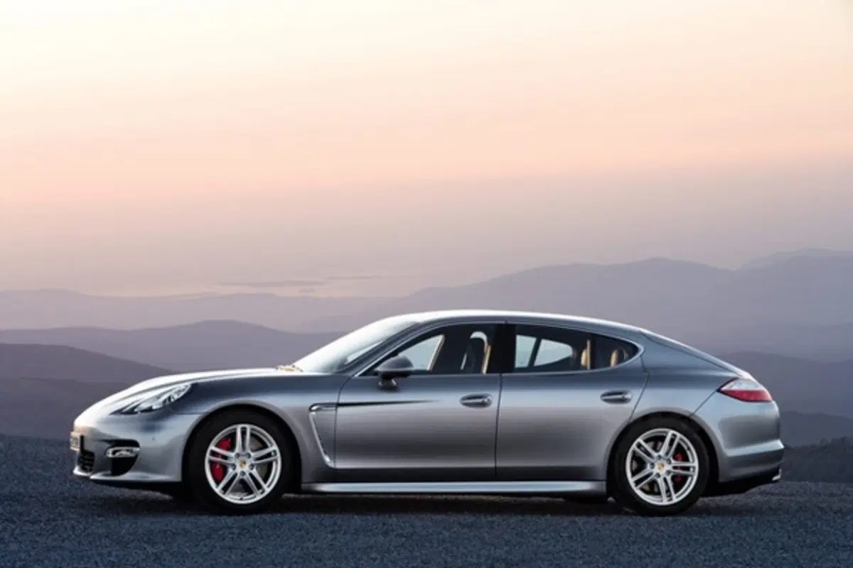 Porsche Panamera (26)