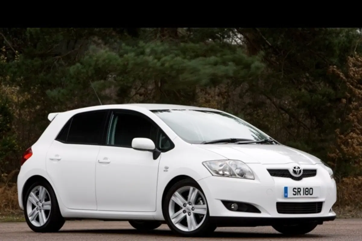 Toyota Auris SR180