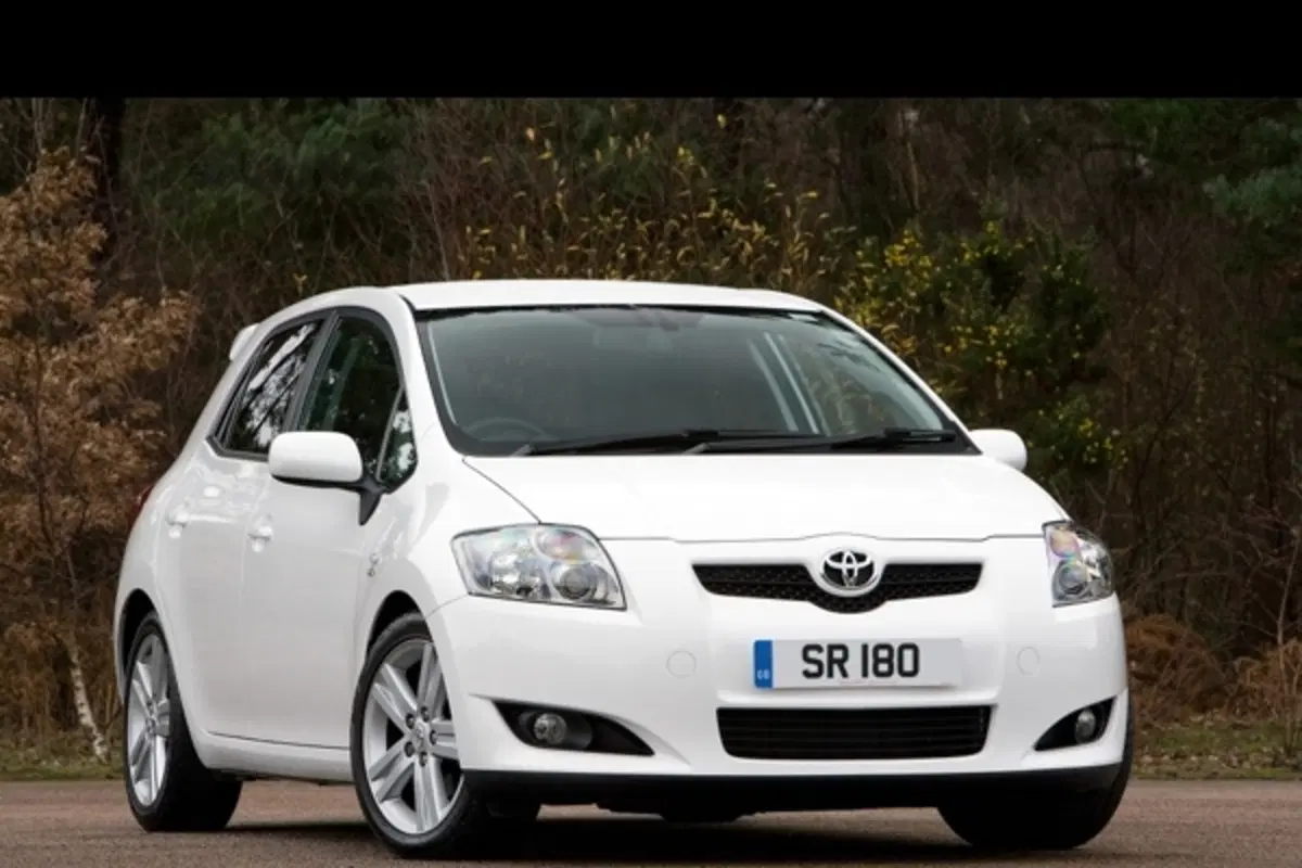 Toyota Auris SR180 (2)