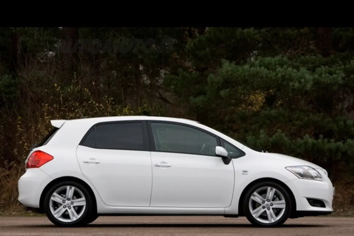 Toyota Auris SR180 (3)