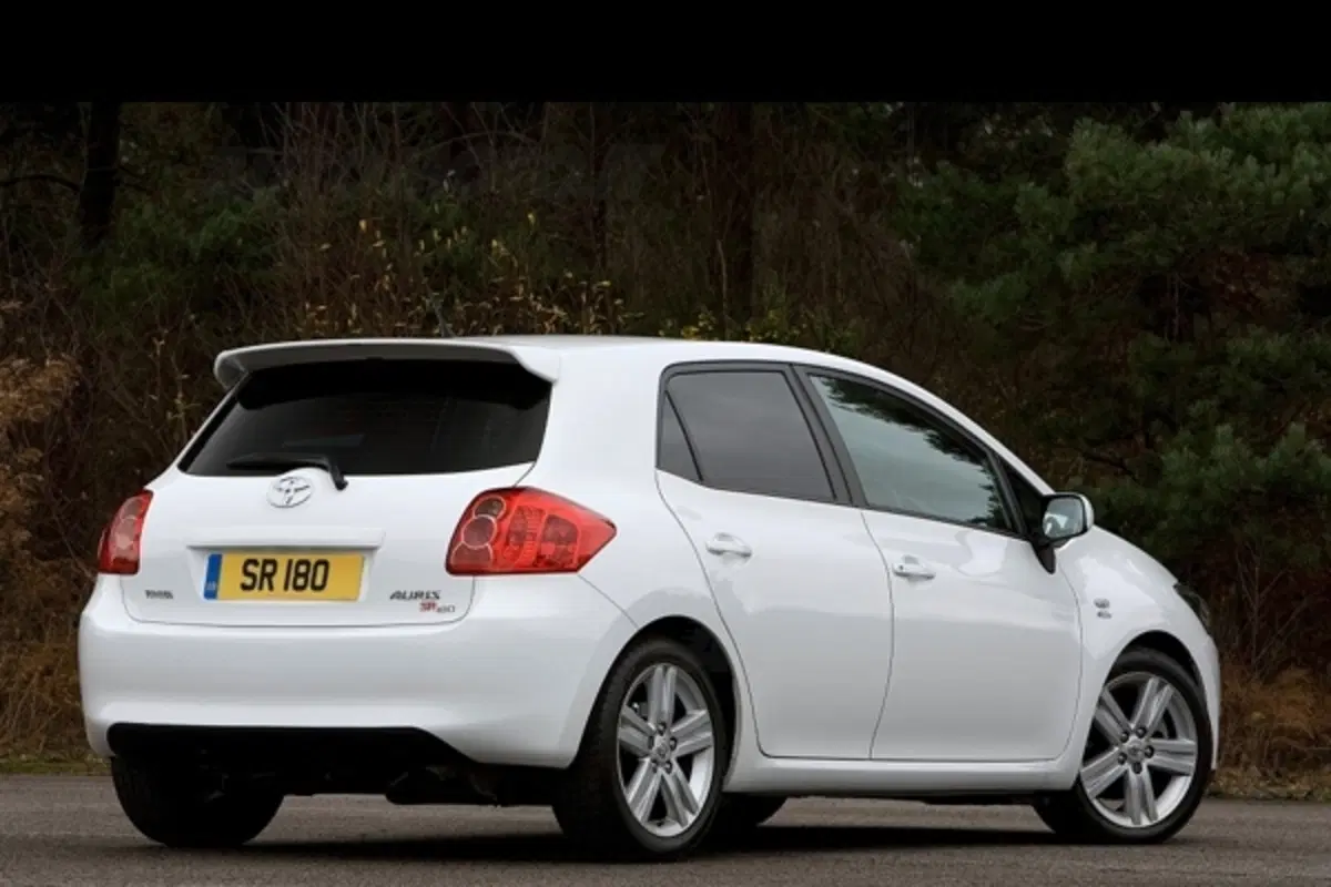 Toyota Auris SR180 (4)