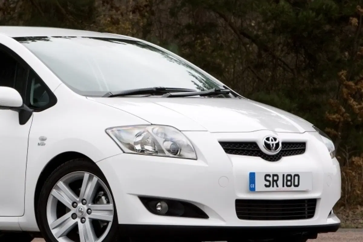 Toyota Auris SR180 (6)
