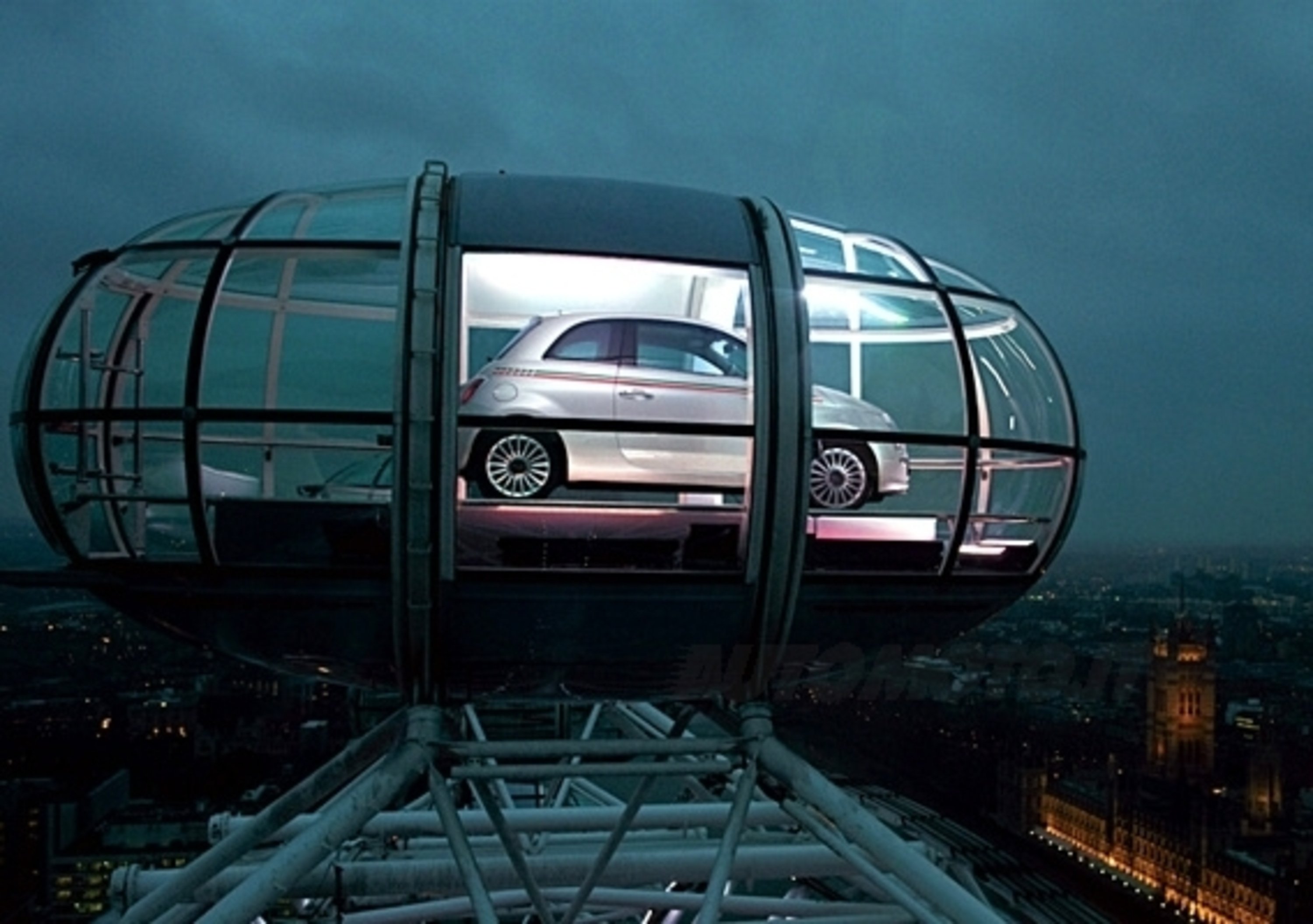 Fiat 500 sul London Eye